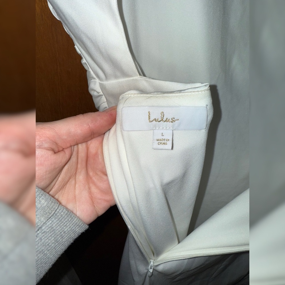 Elegant White Satin Dress - Picture 4 of 6